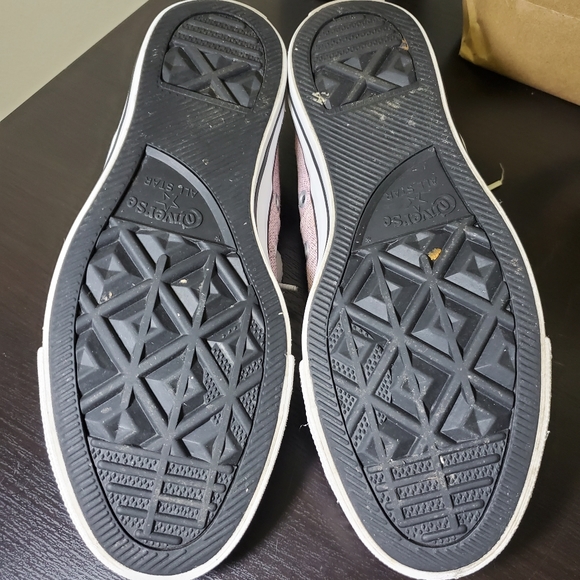 Pink Converse - Picture 8 of 8